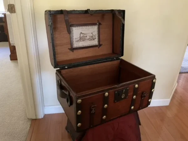 R.Eyre Pennsylvania Quaker Trunk - Image 3