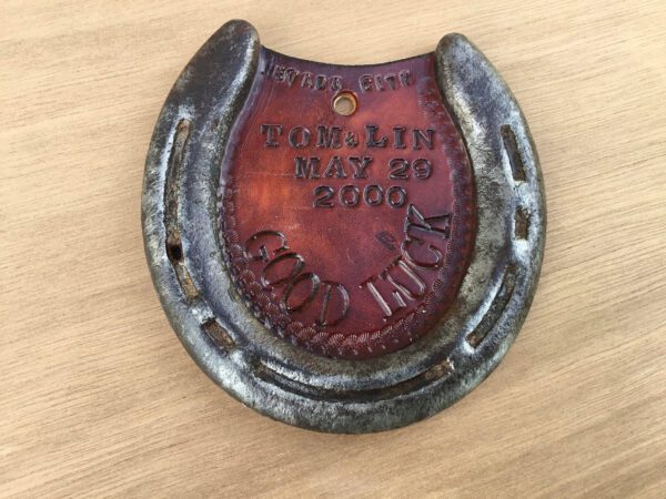 Beautiful horseshoe commemorative gifts
